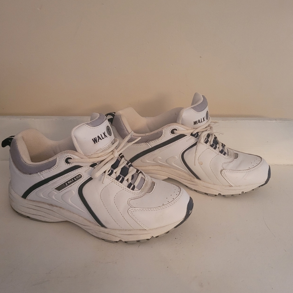 Walk Run White and Gray Men's Walking Shoes Size 9
